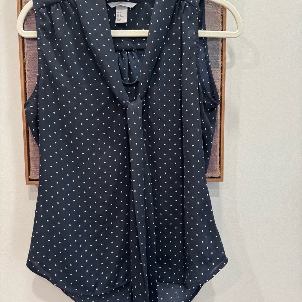 H&M Navy Polka Dot Sleeveless Blouse Women’s US Size 6 - NEW WITHOUT TAG